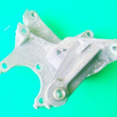 Renault Master 3.0 szervó szervószivattyú SZERVÓPUMPA tartó KONZOL bak